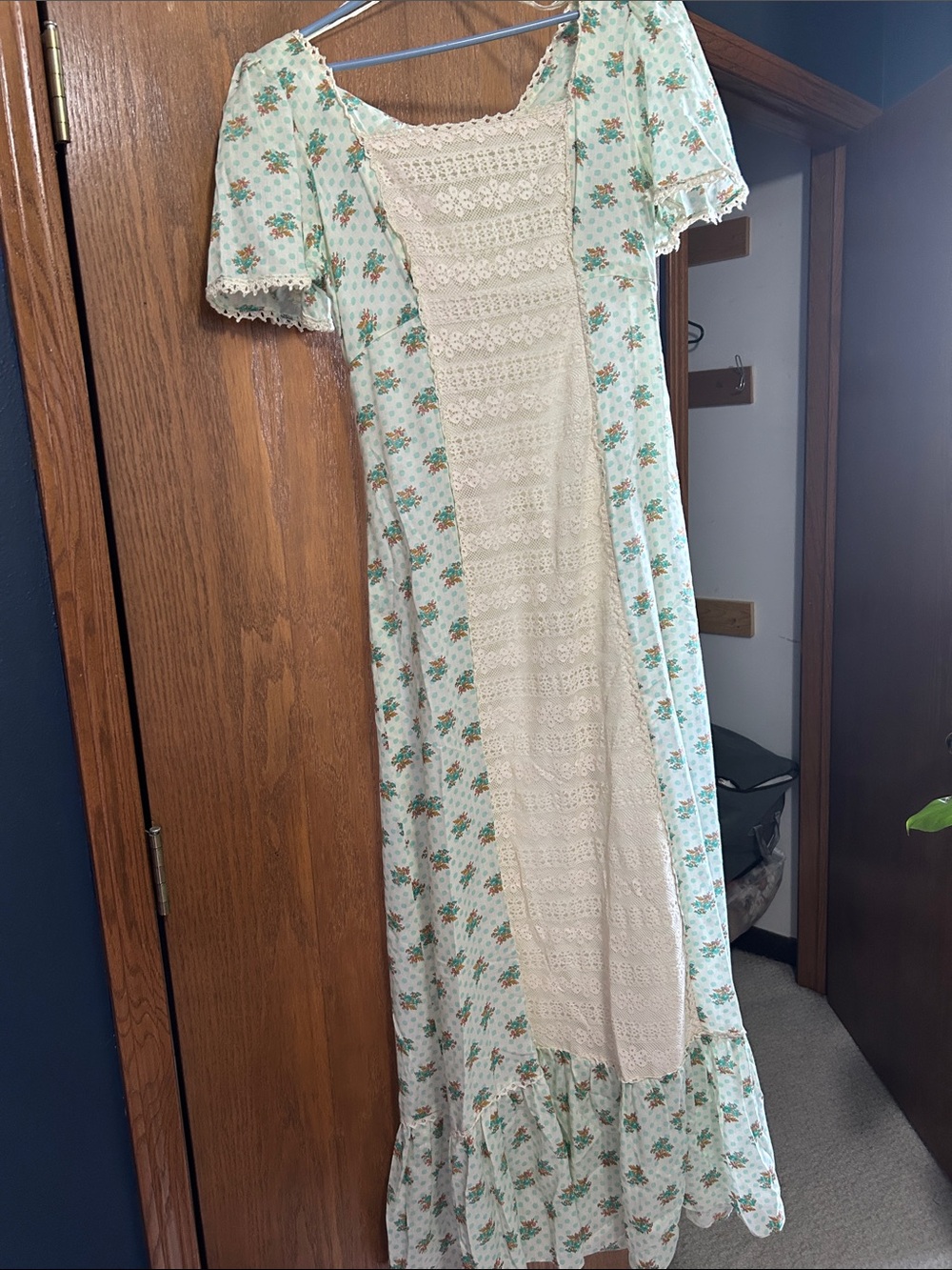 Floral Lace-Panel Maxi Dress in Mint Green